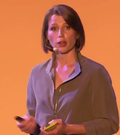 Josefine Cox